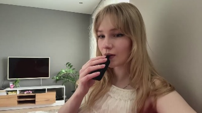 LilliamToo live cam on Cam4