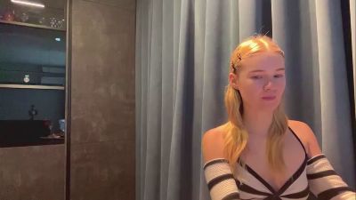 LilliamToo live cam on Cam4