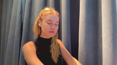 LilliamToo live cam on Cam4