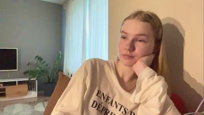 LilliamToo live cam on Cam4