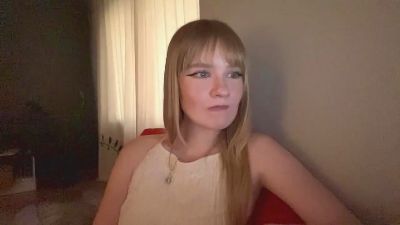 LilliamToo live cam on Cam4
