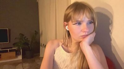 LilliamToo live cam on Cam4
