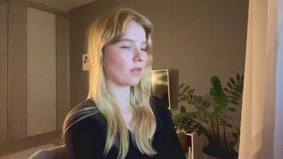 LilliamToo live cam on Cam4