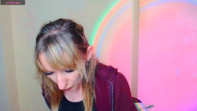 LillyBluee live cam on Cam4