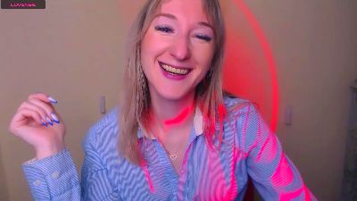 LillyBluee live cam on Cam4