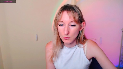 LillyBluee live cam on Cam4