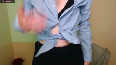 LillyBluee live cam on Cam4