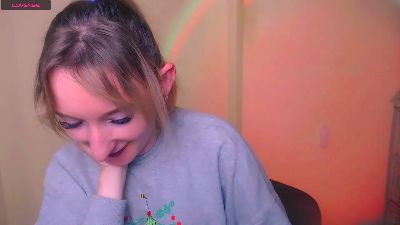 LillyBluee live cam on Cam4