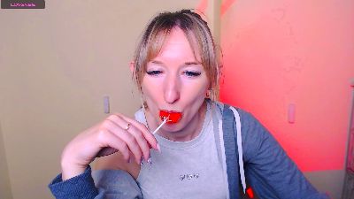 LillyBluee live cam on Cam4