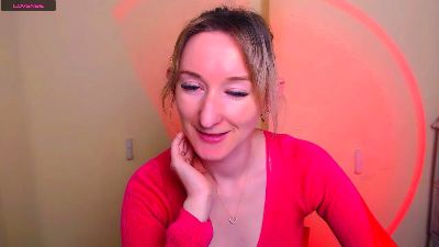 LillyBluee live cam on Cam4