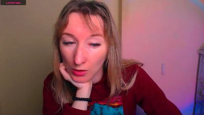 LillyBluee live cam on Cam4