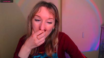 LillyBluee live cam on Cam4