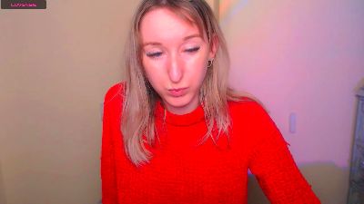 LillyBluee live cam on Cam4