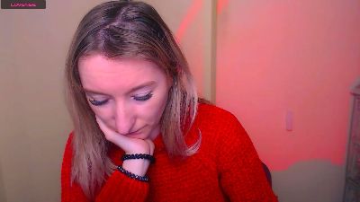 LillyBluee live cam on Cam4