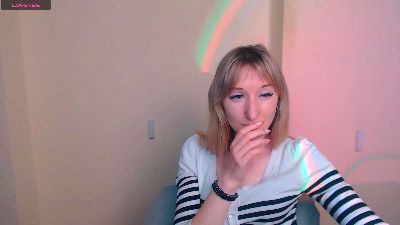 LillyBluee live cam on Cam4