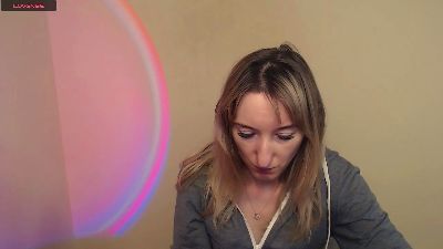 LillyBluee live cam on Cam4