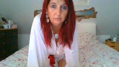 Lilou22 live cam on Cam4