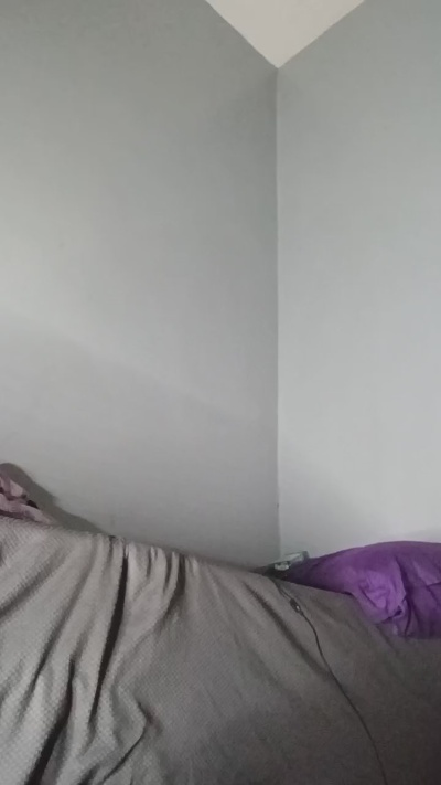 Liltoke7781848 live cam on Cam4