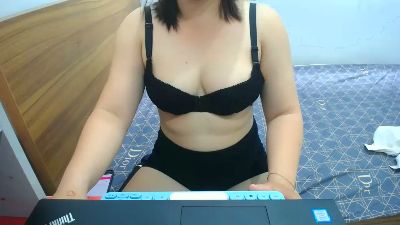Lily9x live cam on Cam4