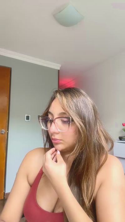 LilyGarcia live cam on Cam4