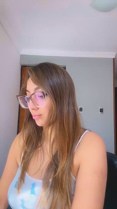 LilyGarcia live cam on Cam4