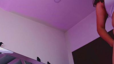 Lily_Foxxy live cam on Cam4