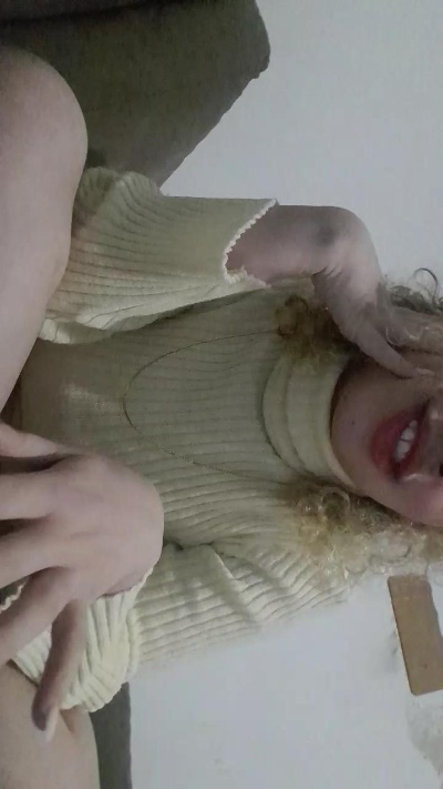 Lilyeth live cam on Cam4
