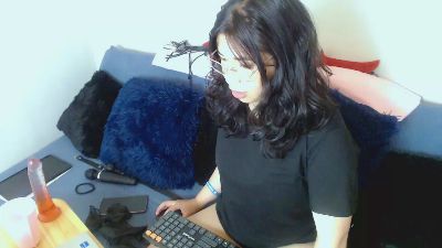 Lilythbelle live cam on Cam4