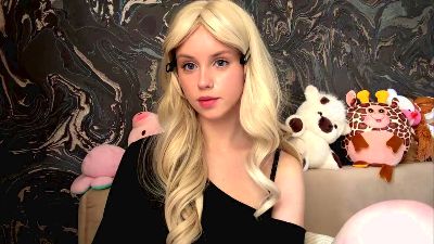 LinaPeachy live cam on Cam4