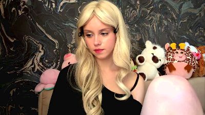LinaPeachy live cam on Cam4