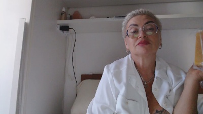 LindaL69 live cam on Cam4