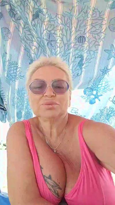 LindaL69 live cam on Cam4