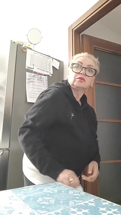 LindaL69 live cam on Cam4