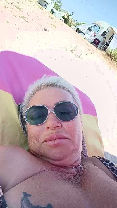 LindaL69 live cam on Cam4