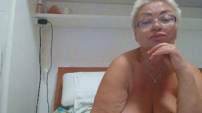 LindaL69 live cam on Cam4