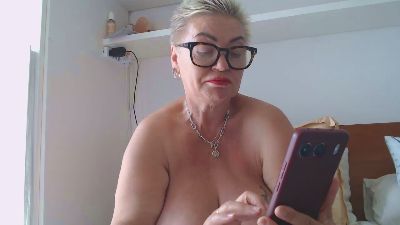LindaL69 live cam on Cam4