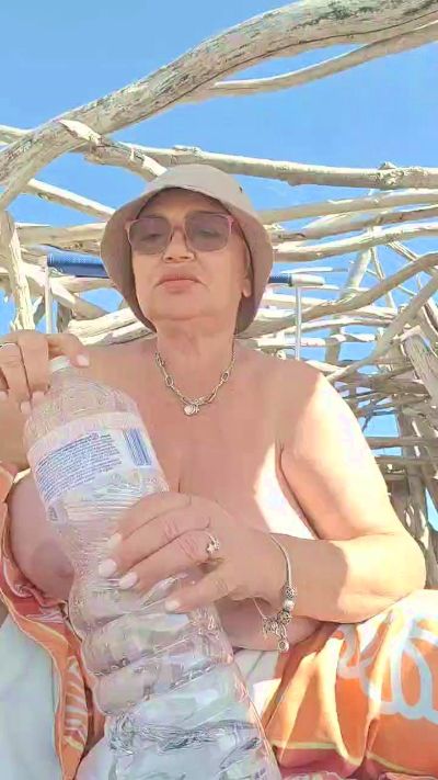 LindaL69 live cam on Cam4