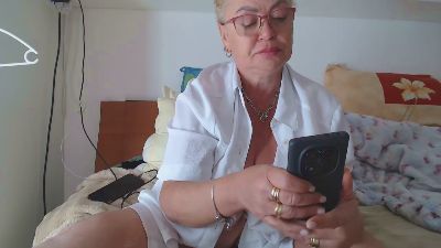 LindaL69 live cam on Cam4