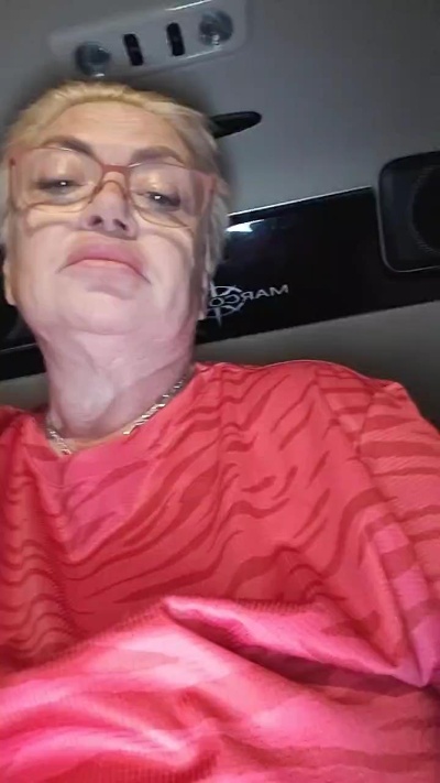 LindaL69 live cam on Cam4