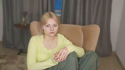 LindaPostuci live cam on Cam4