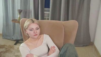 LindaPostuci live cam on Cam4