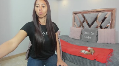 Linda_rosa01 live cam on Cam4