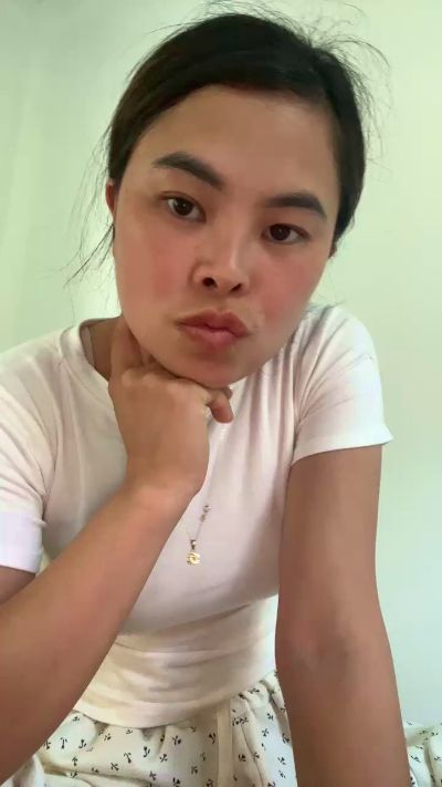 Lindabeo00 live cam on Cam4