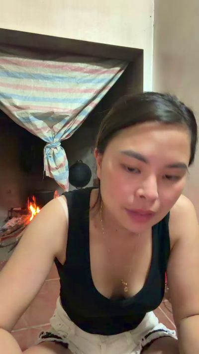 Lindabeo00 live cam on Cam4