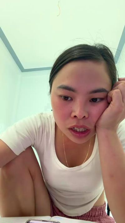 Lindabeo00 live cam on Cam4