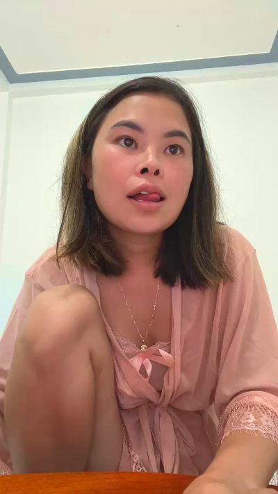 Lindabeo00 live cam on Cam4
