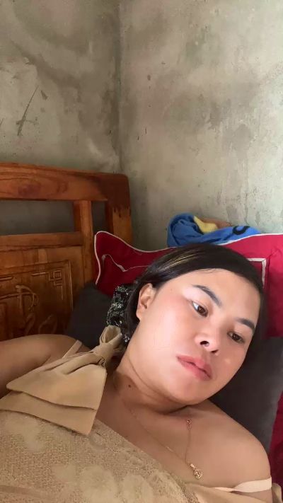 Lindabeo00 live cam on Cam4