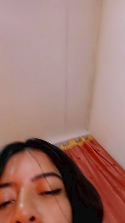 Lindafox99 live cam on Cam4