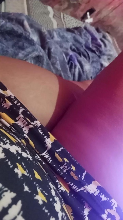 Lindinha_19 live cam on Cam4
