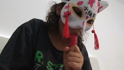 Lindinha_2 live cam on Cam4